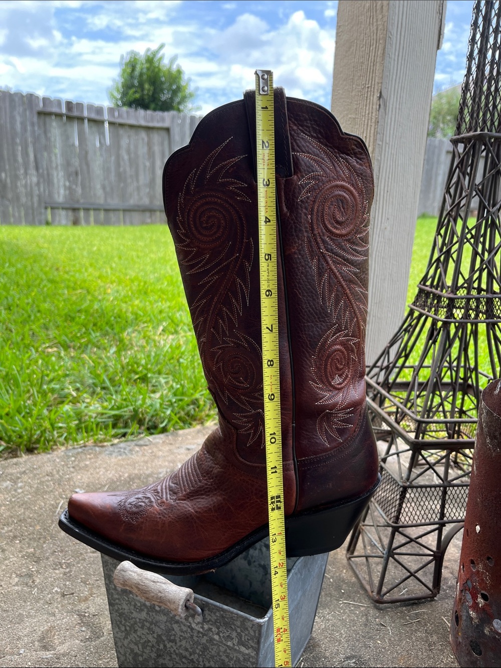 Justin Women’s Brown Embroidered Leather Cowboy Boots - Picture 11 of 15